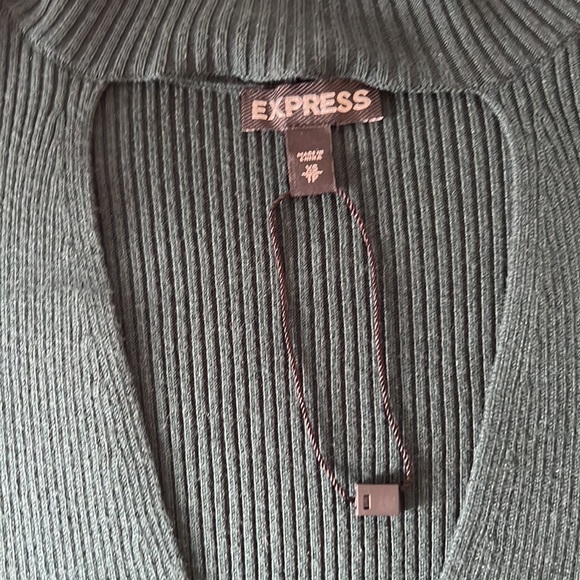 NWOT HUNTER GREEN KEYHOLE EXPRESS SHIRT - Picture 2 of 4